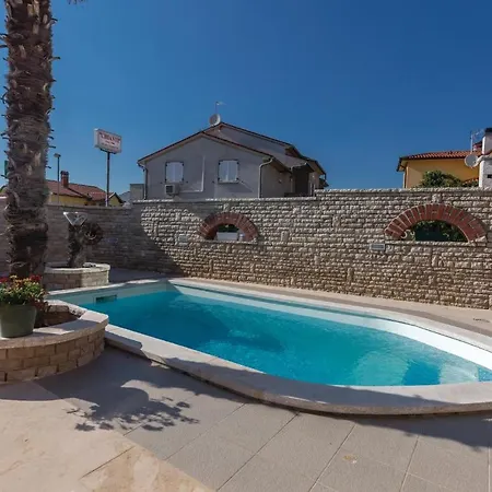 Cozy In With Swimming Pool Daire *